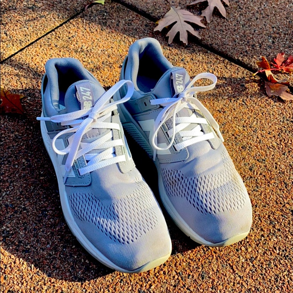 Women’s New Balance Tennis Shoes